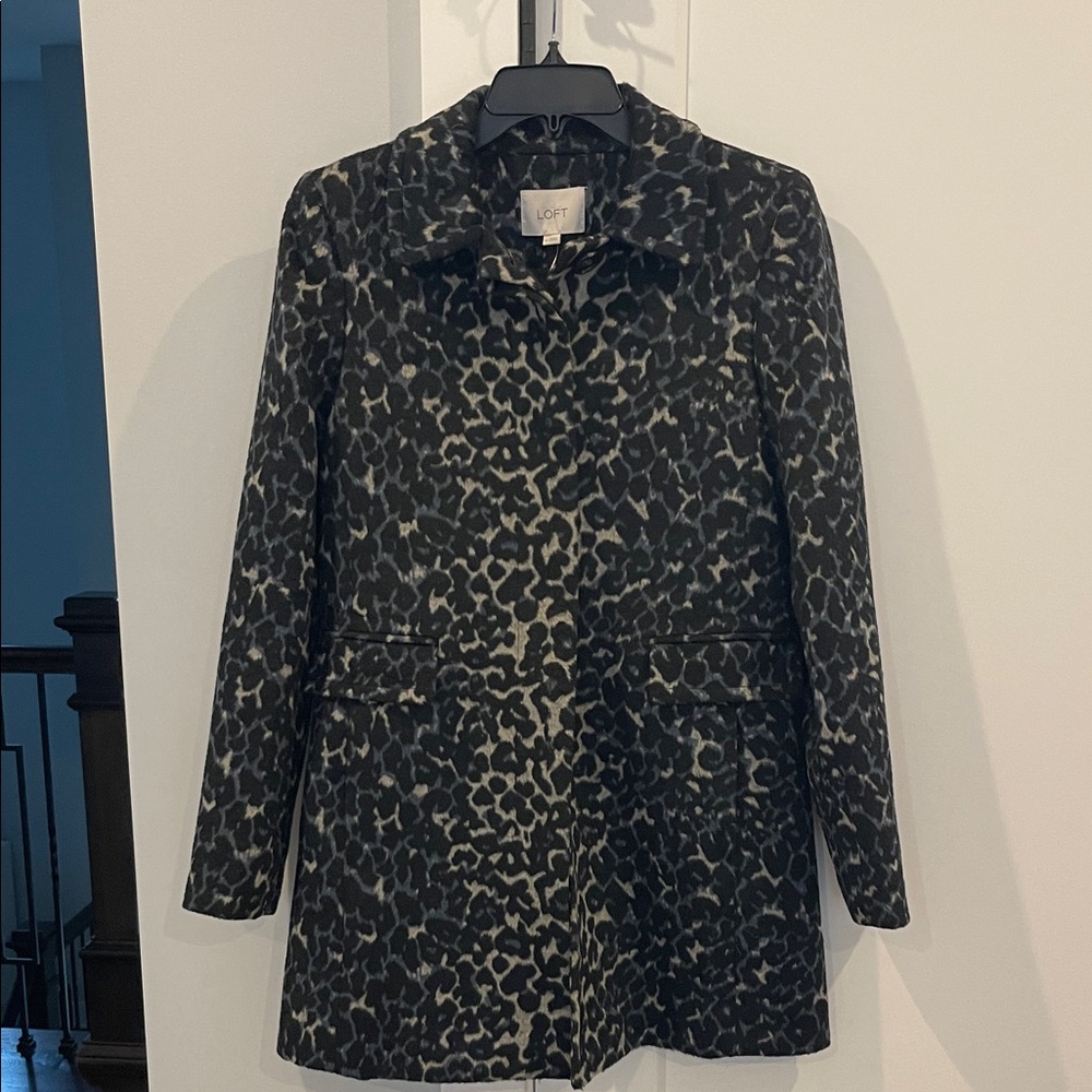 LOFT Women's Trench Coat - Black and Tan Leopard Print